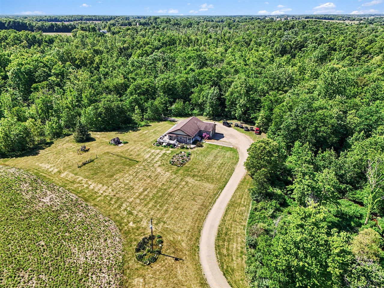 main property photo 32
