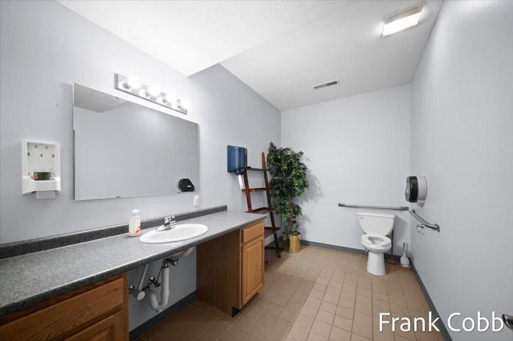 main property photo 25