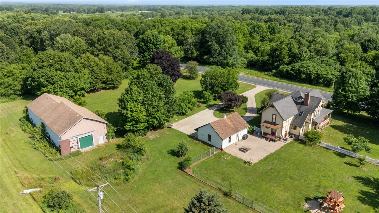 main property photo 18