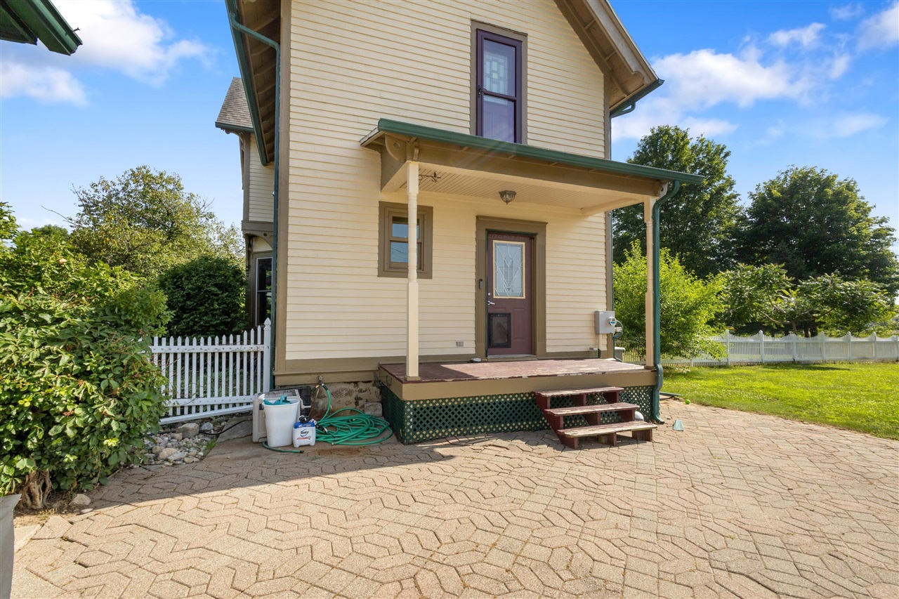 main property photo 7