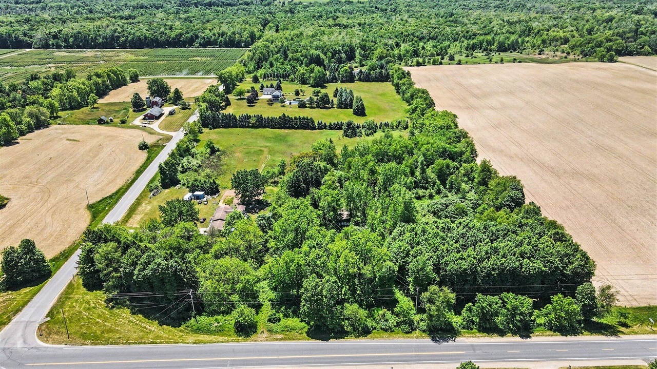 main property photo 9