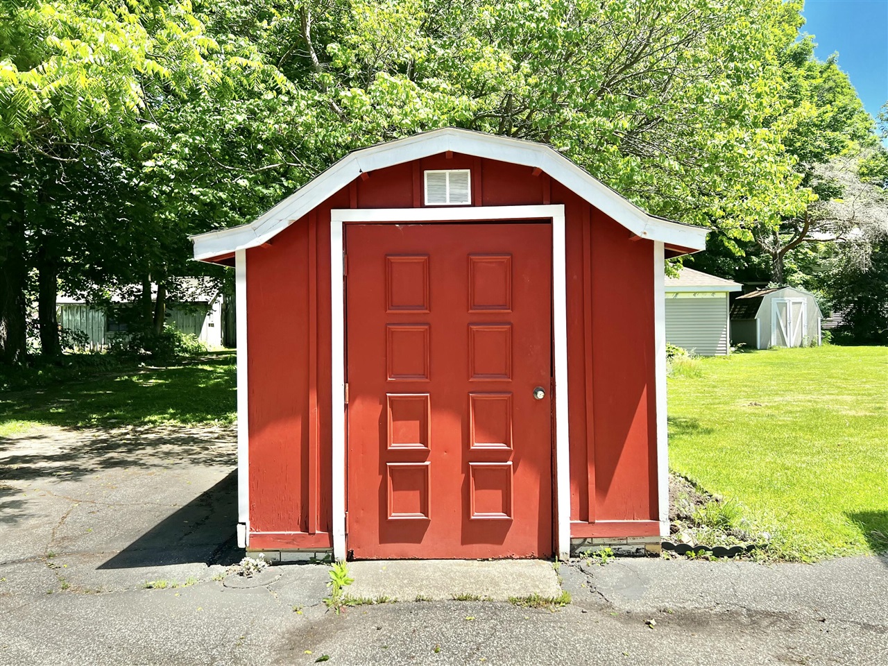 main property photo 13