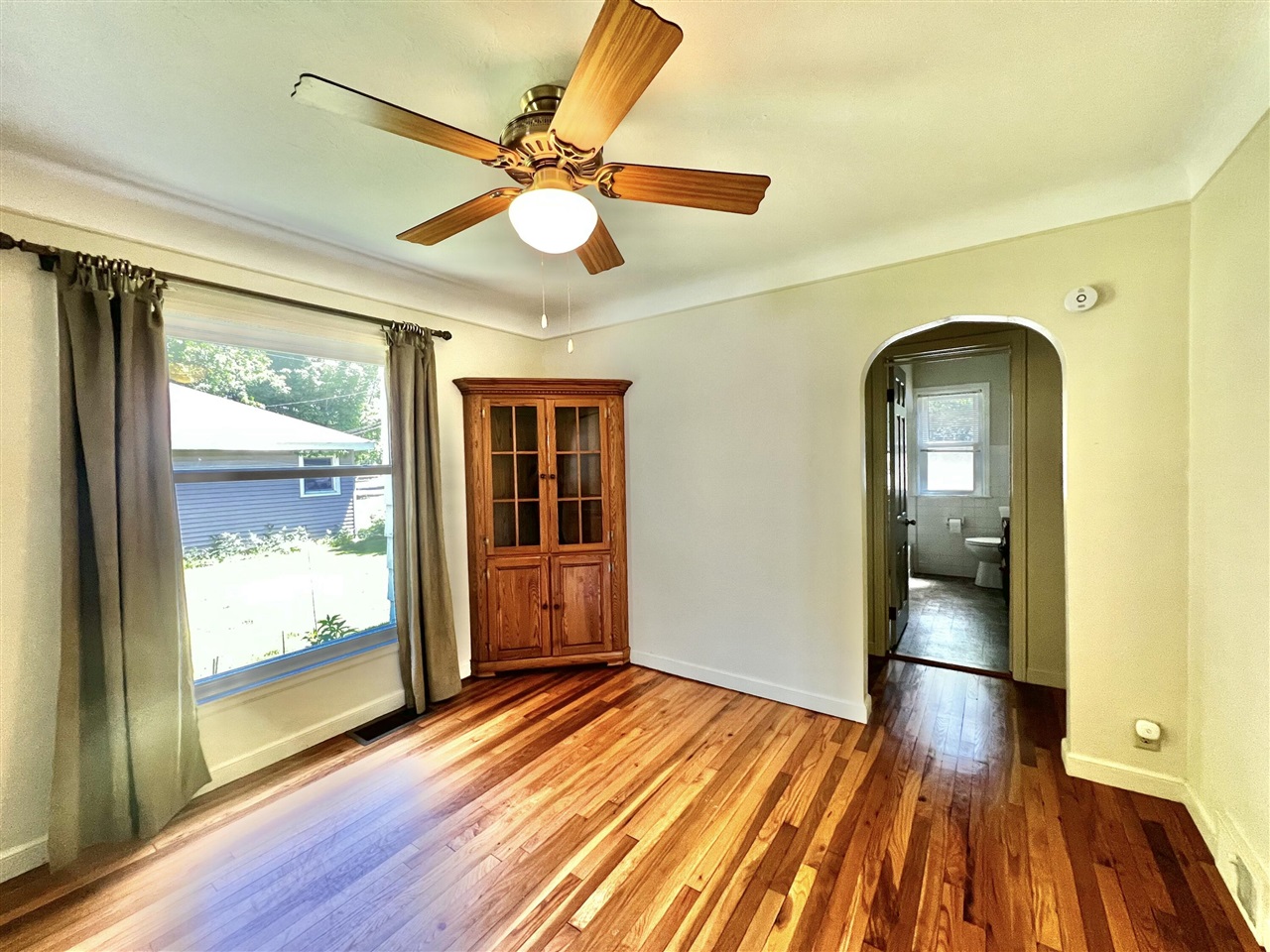 main property photo 25