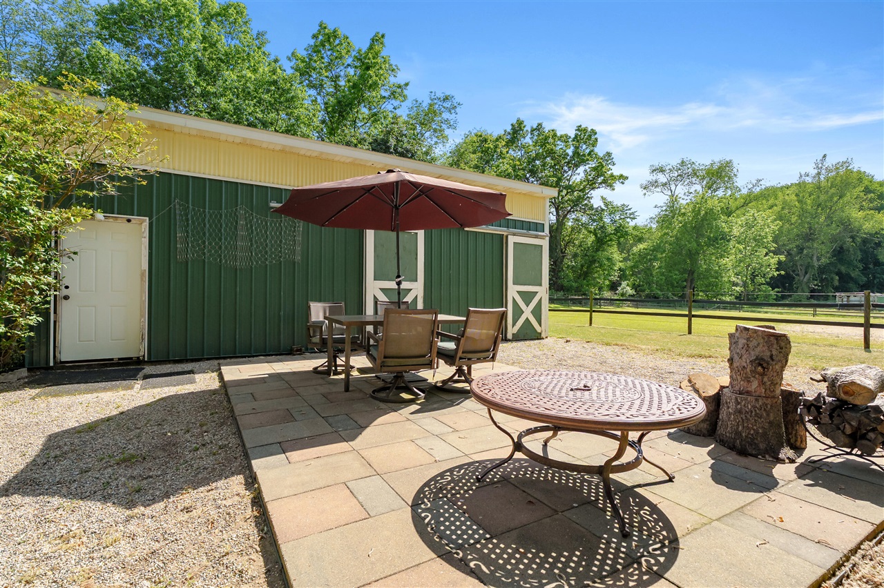 main property photo 32