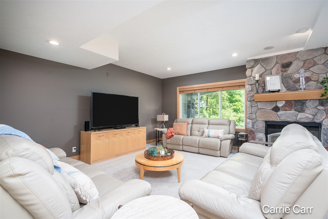 main property photo 75