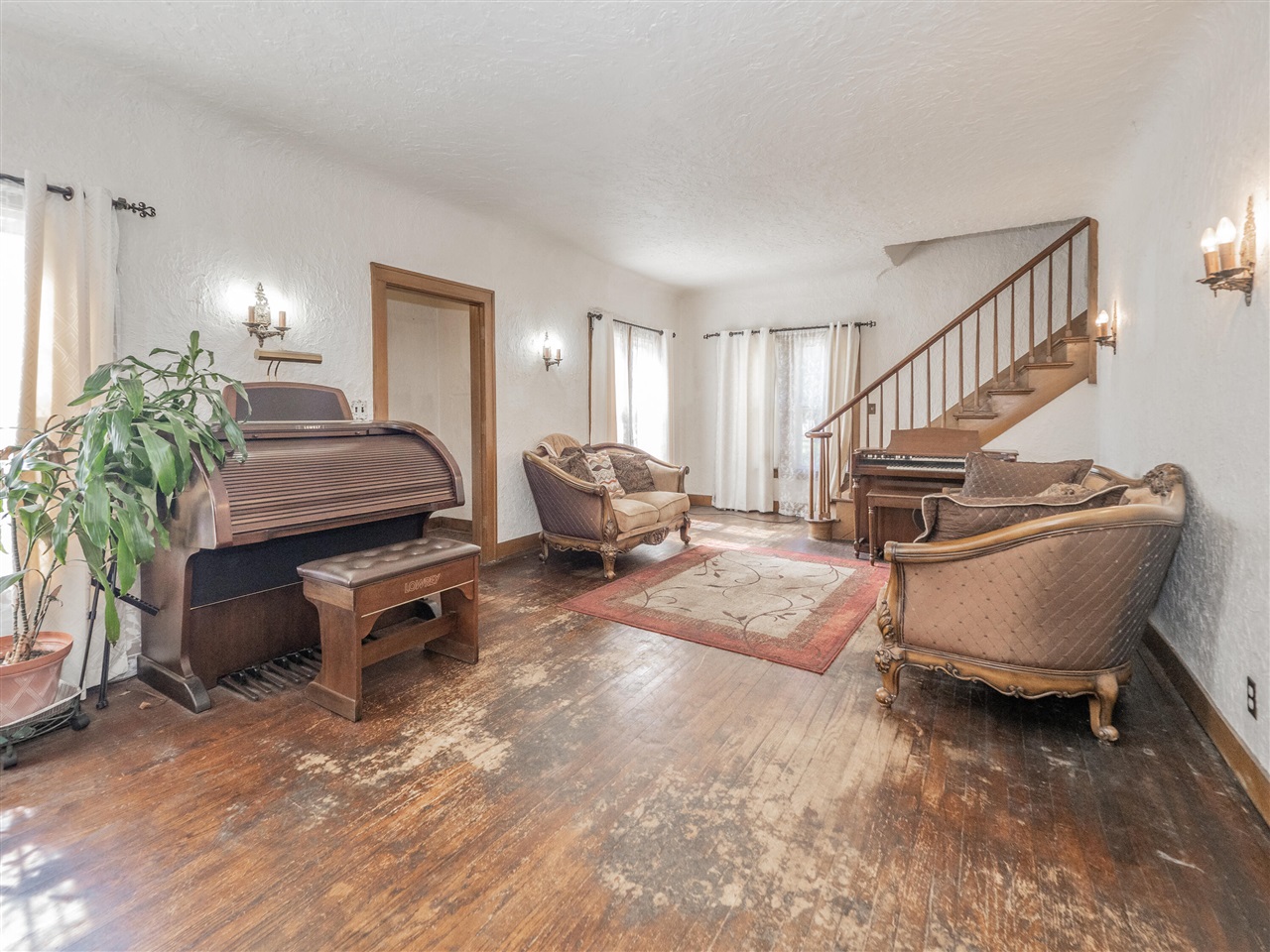 main property photo 9