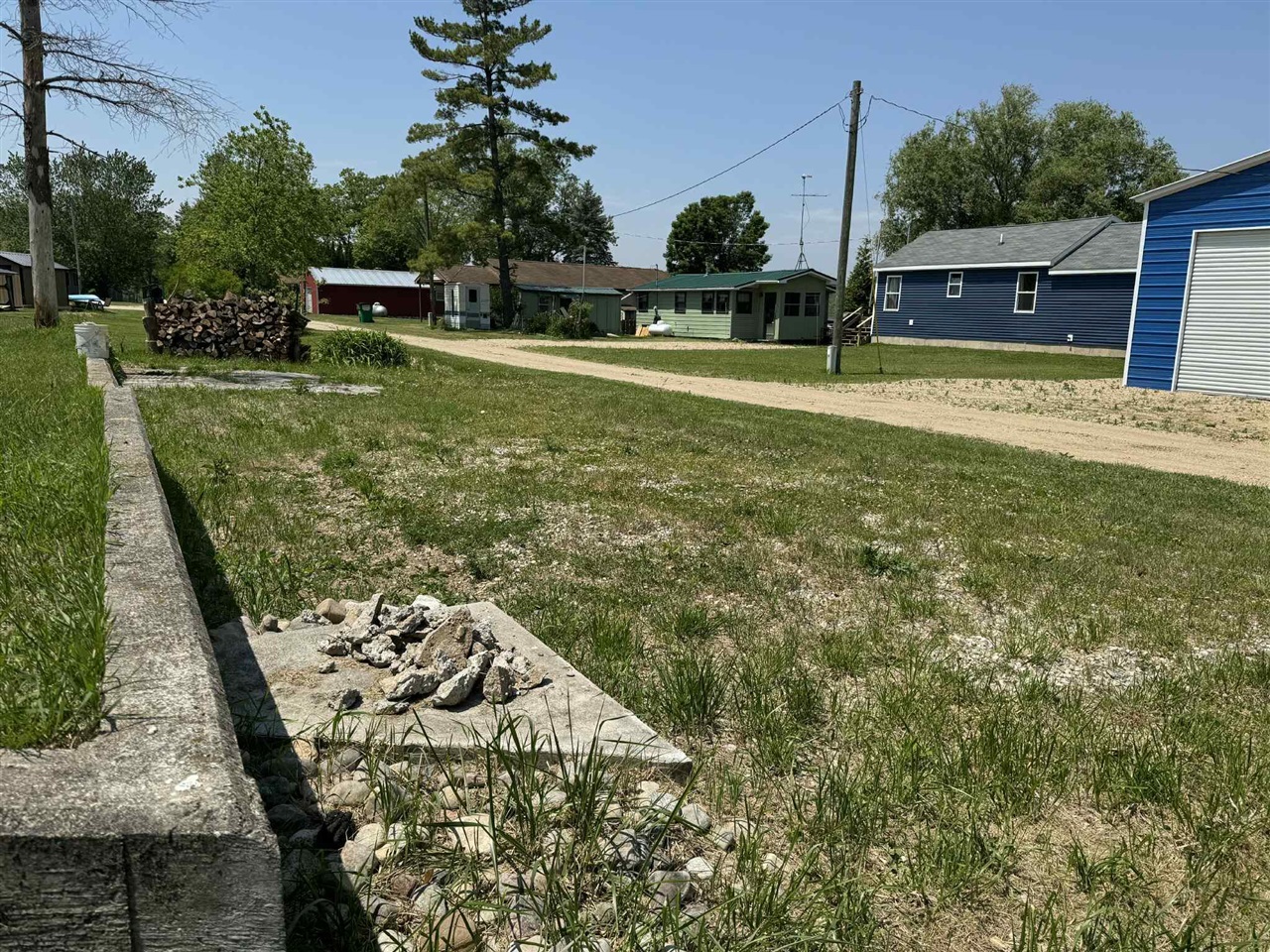 main property photo 39