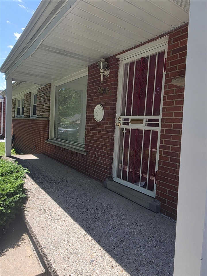 property viewer photo 4