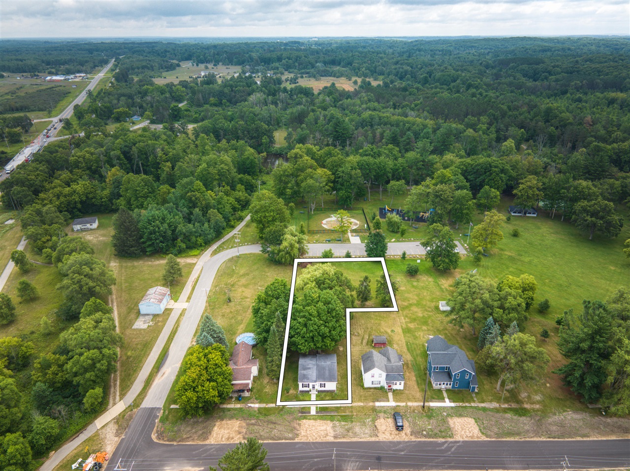 main property photo 25