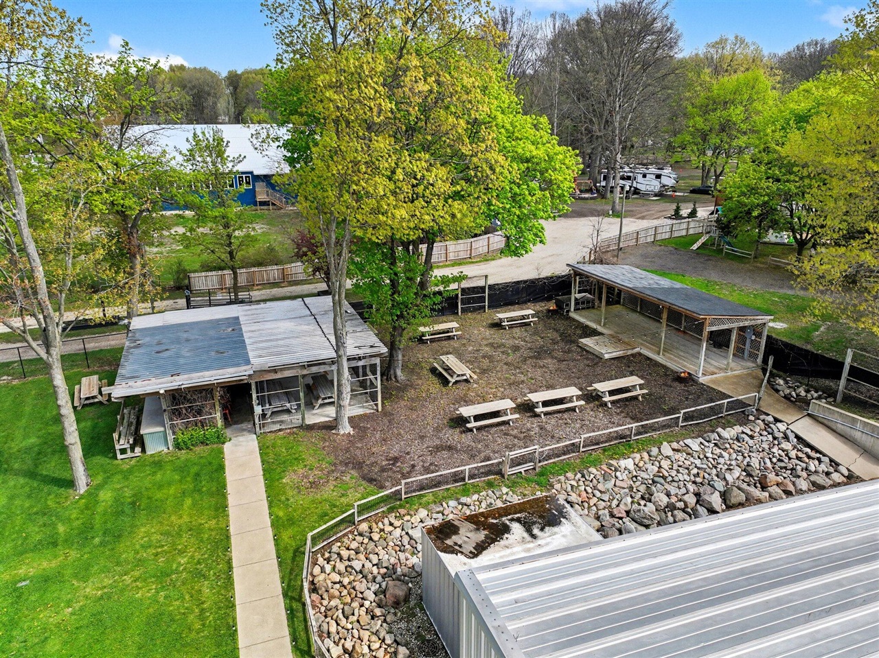 main property photo 19
