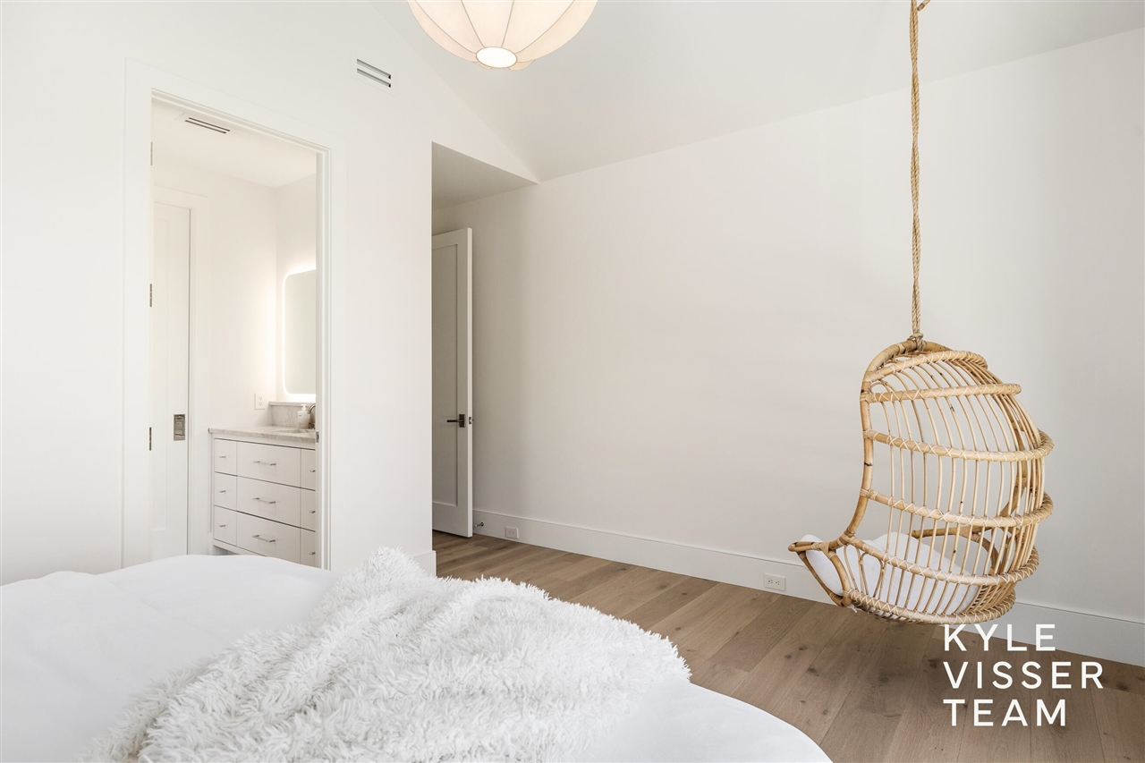 main property photo 64
