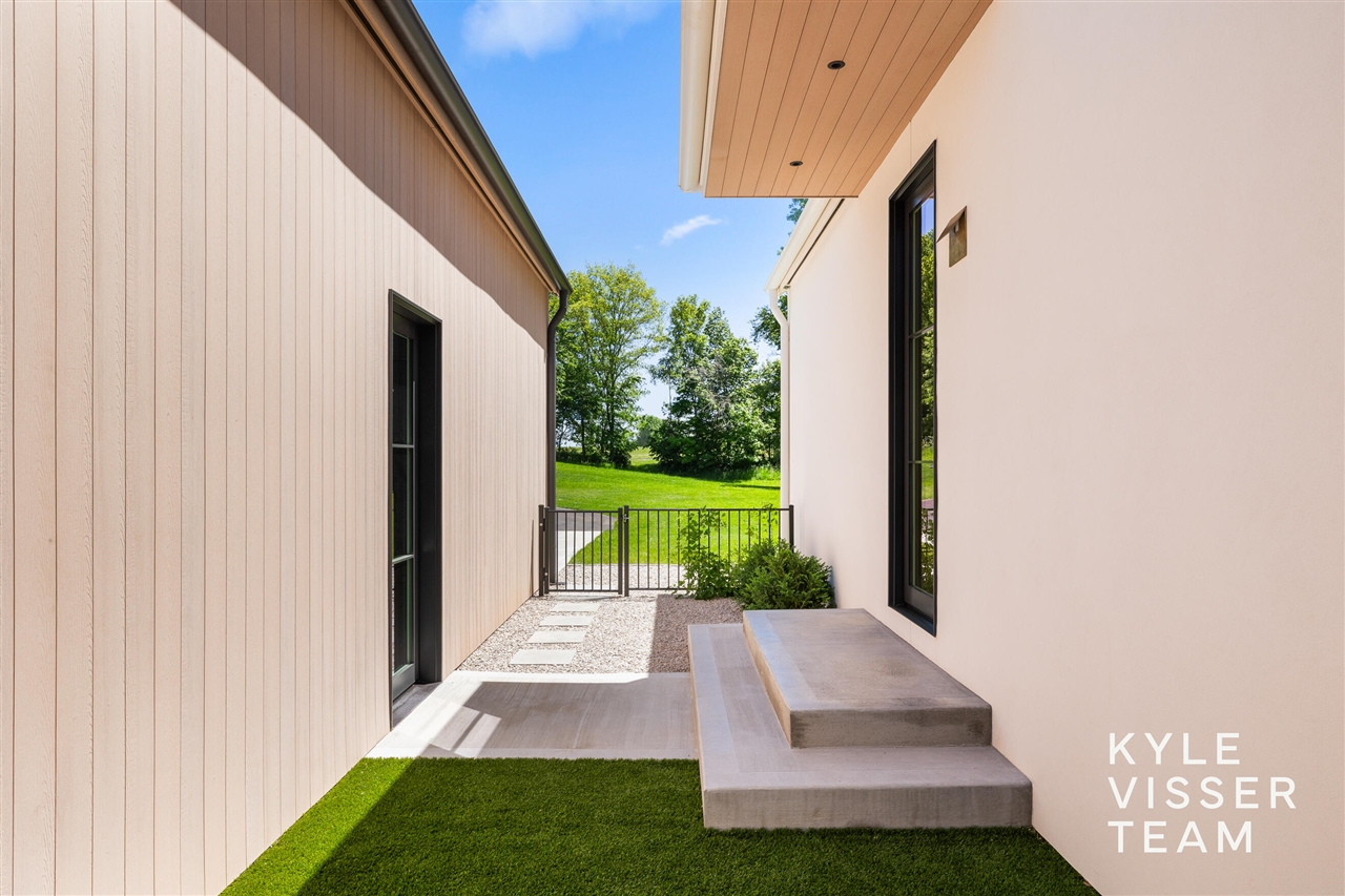 main property photo 75