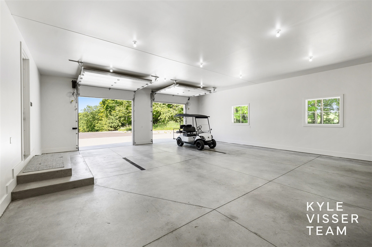 main property photo 76