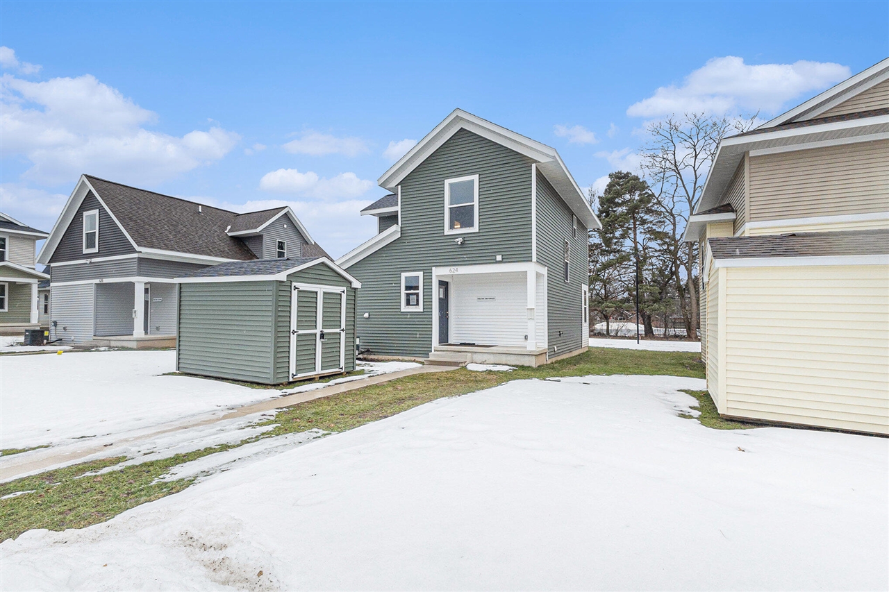 main property photo 16