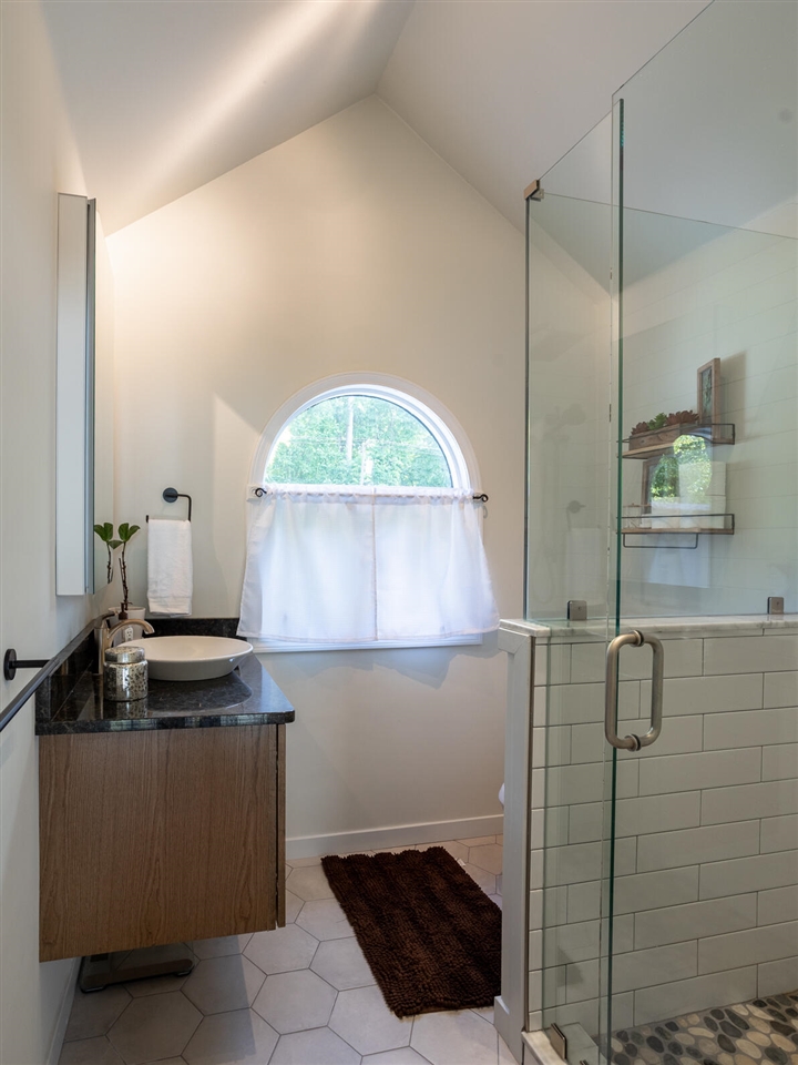 main property photo 77