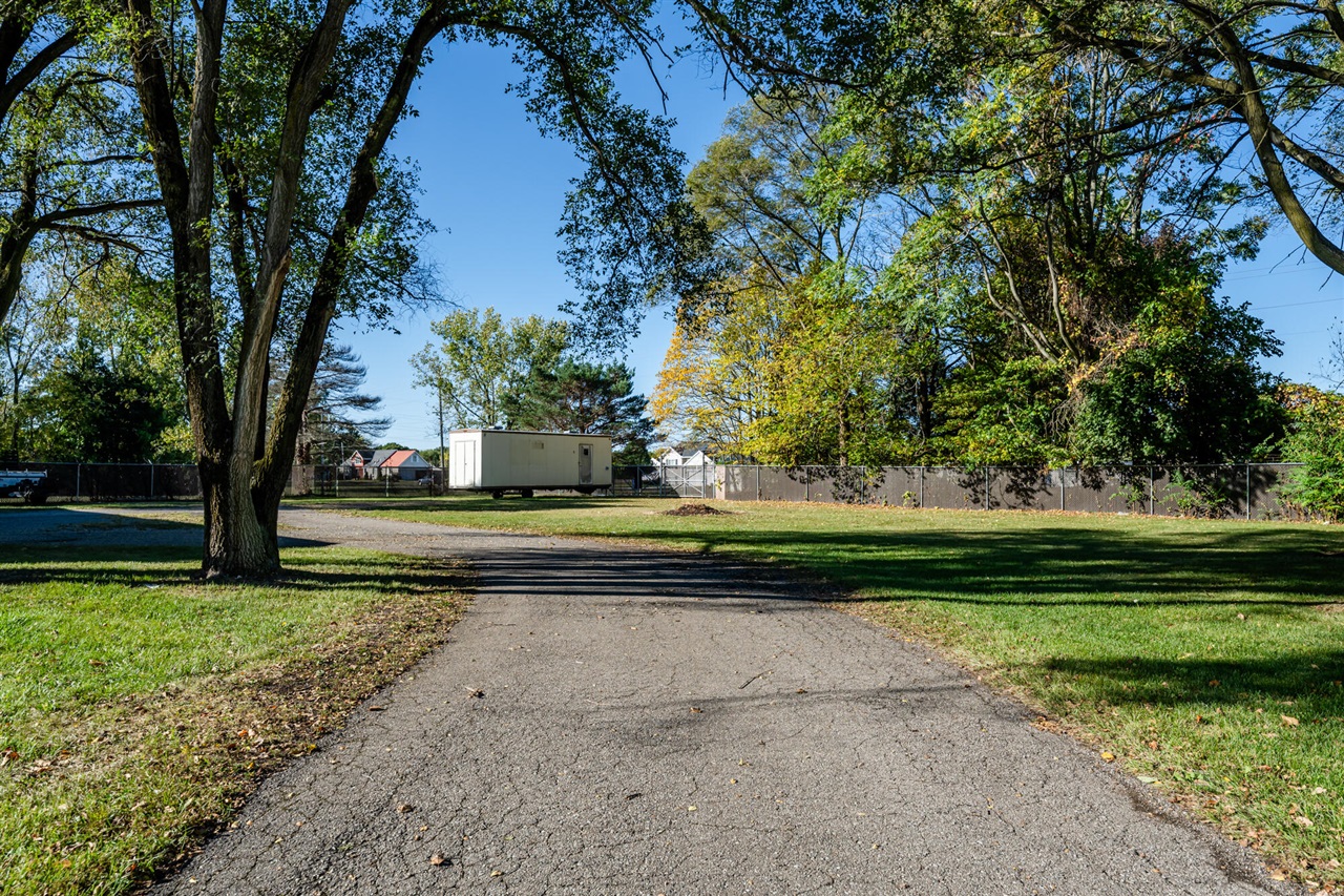 main property photo 47