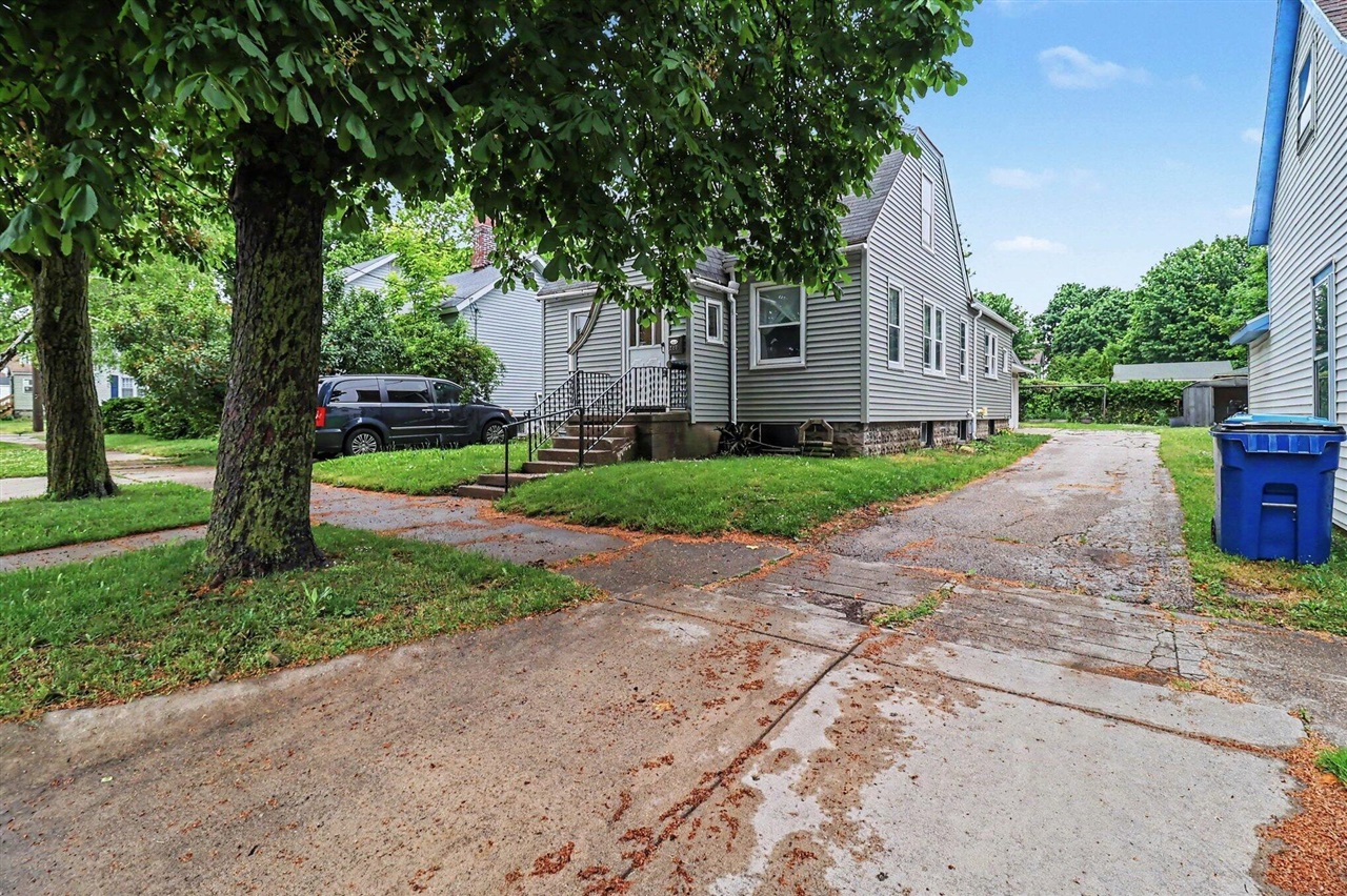 main property photo 16