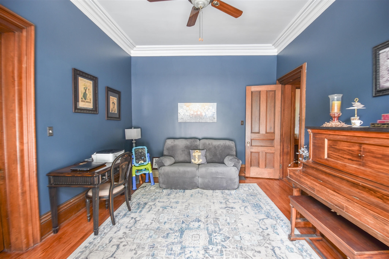 main property photo 32