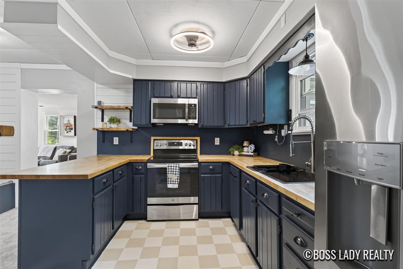 main property photo 18