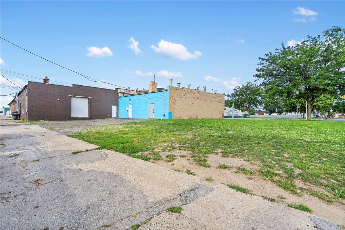 main property photo 15