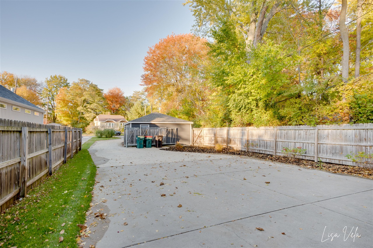 main property photo 68
