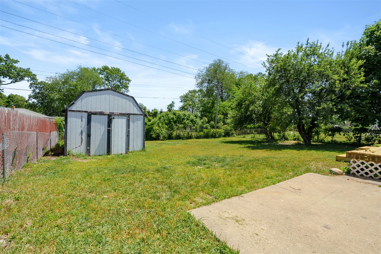 main property photo 28