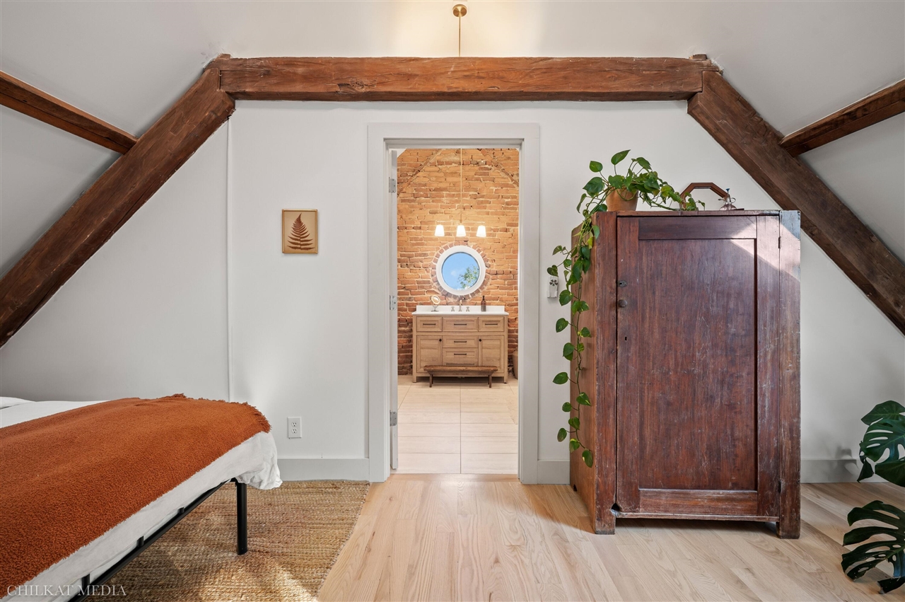 main property photo 70