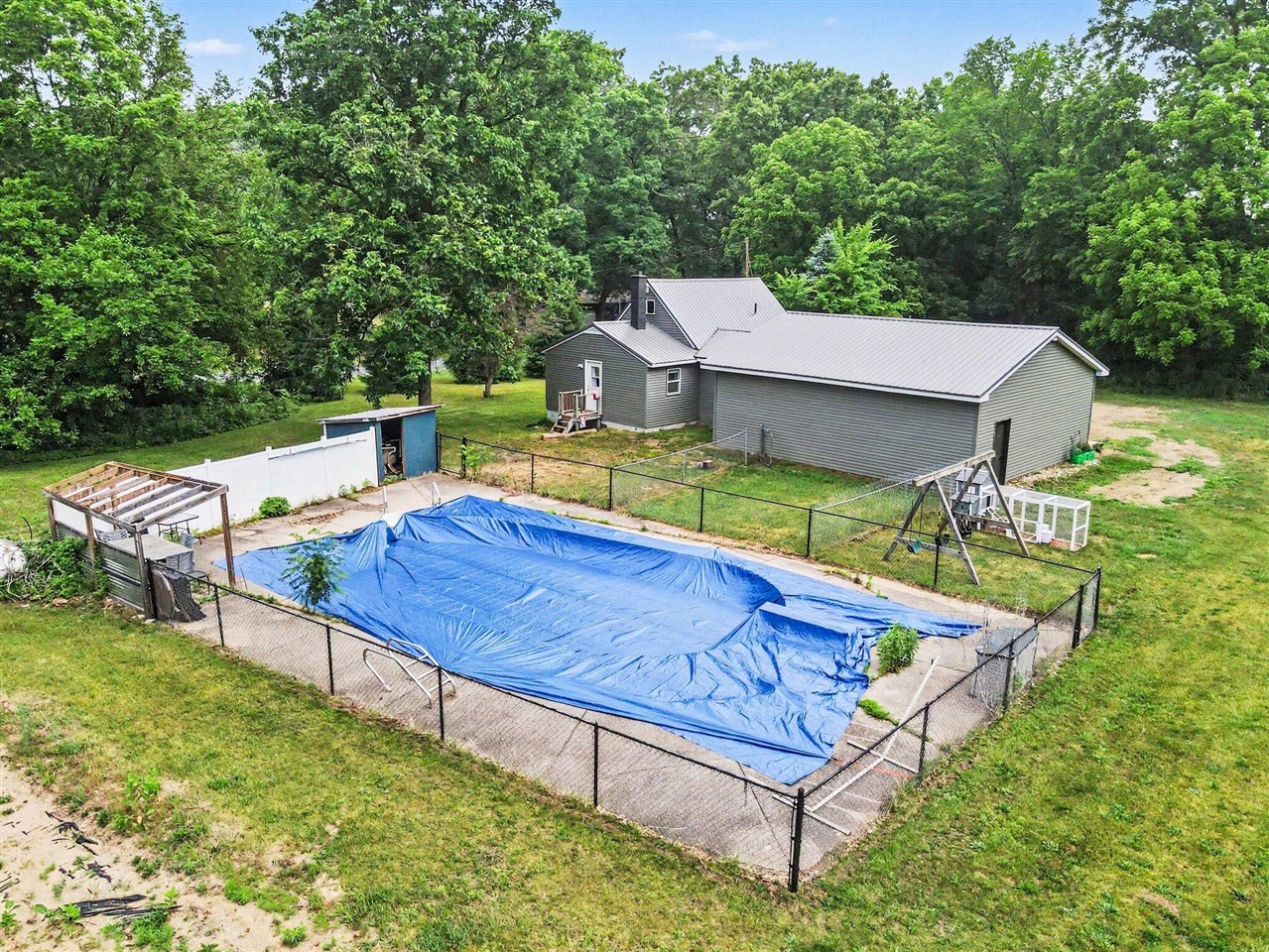 main property photo 45