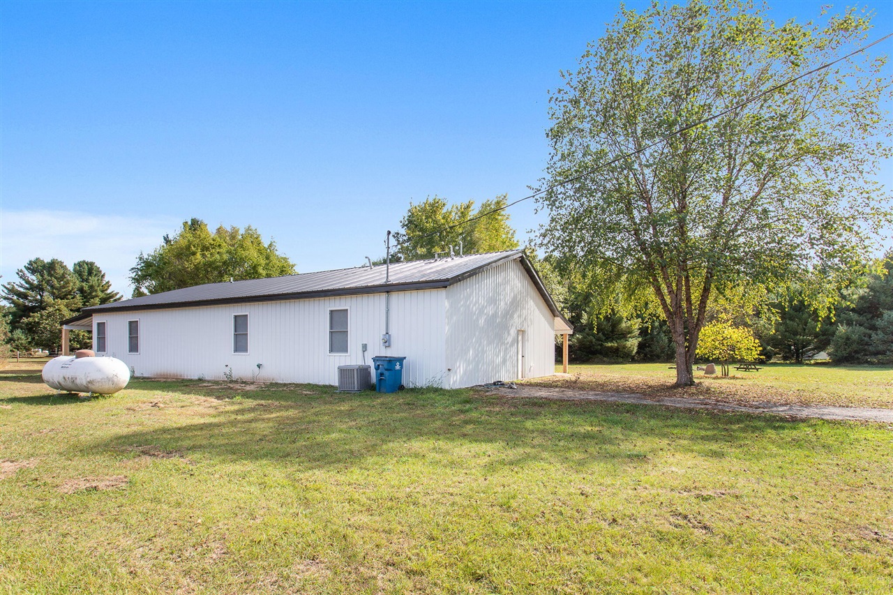 main property photo 45
