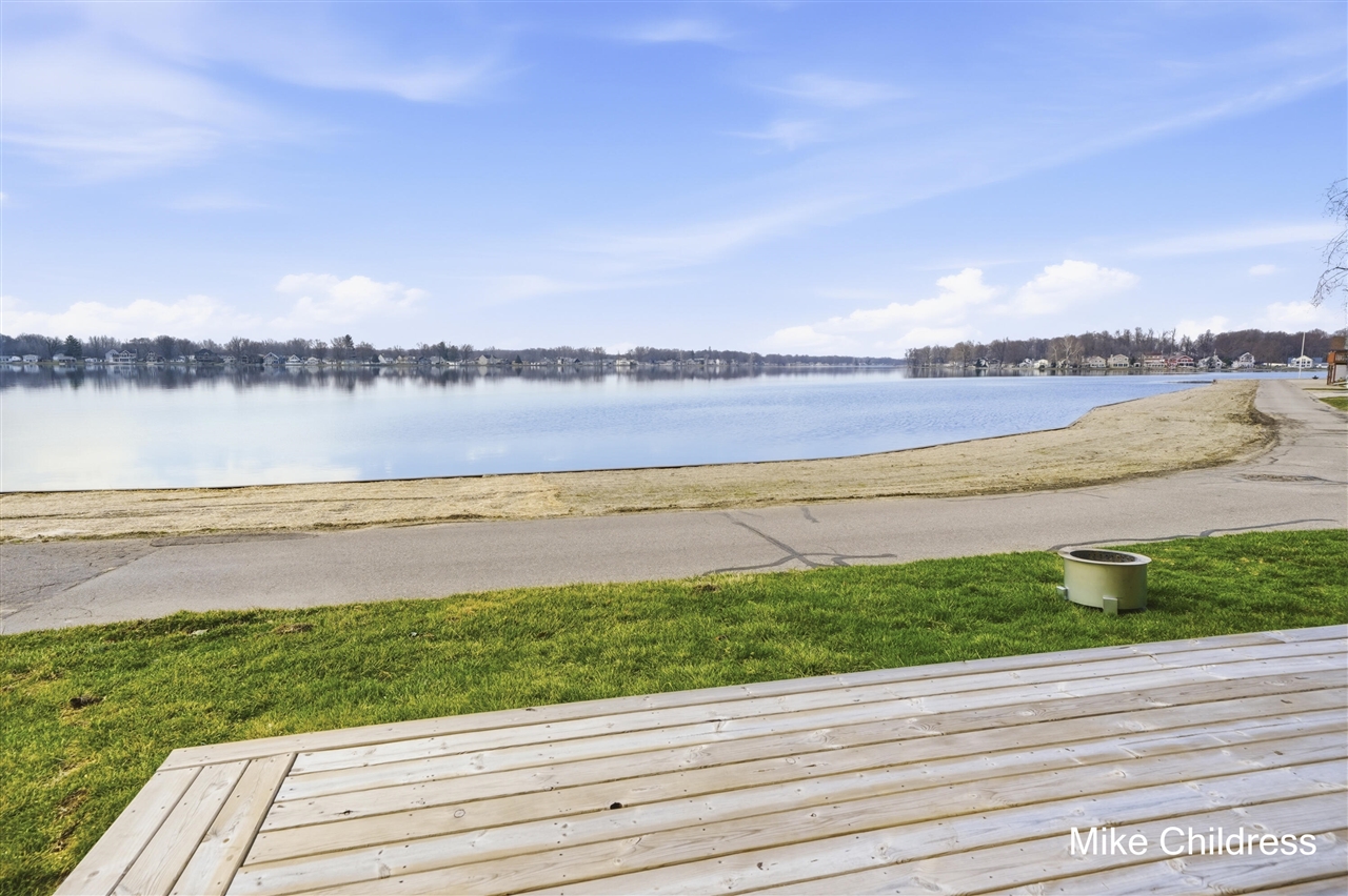 main property photo 40