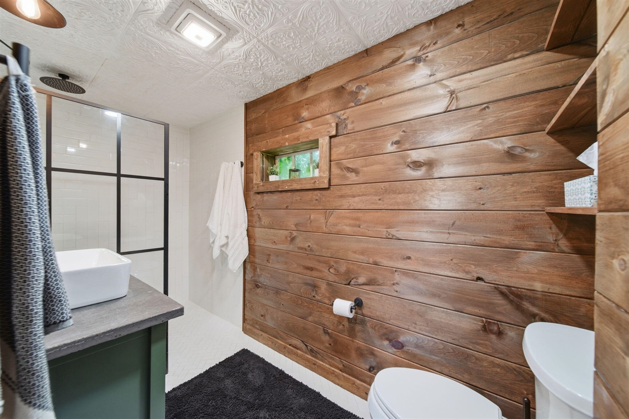 main property photo 76