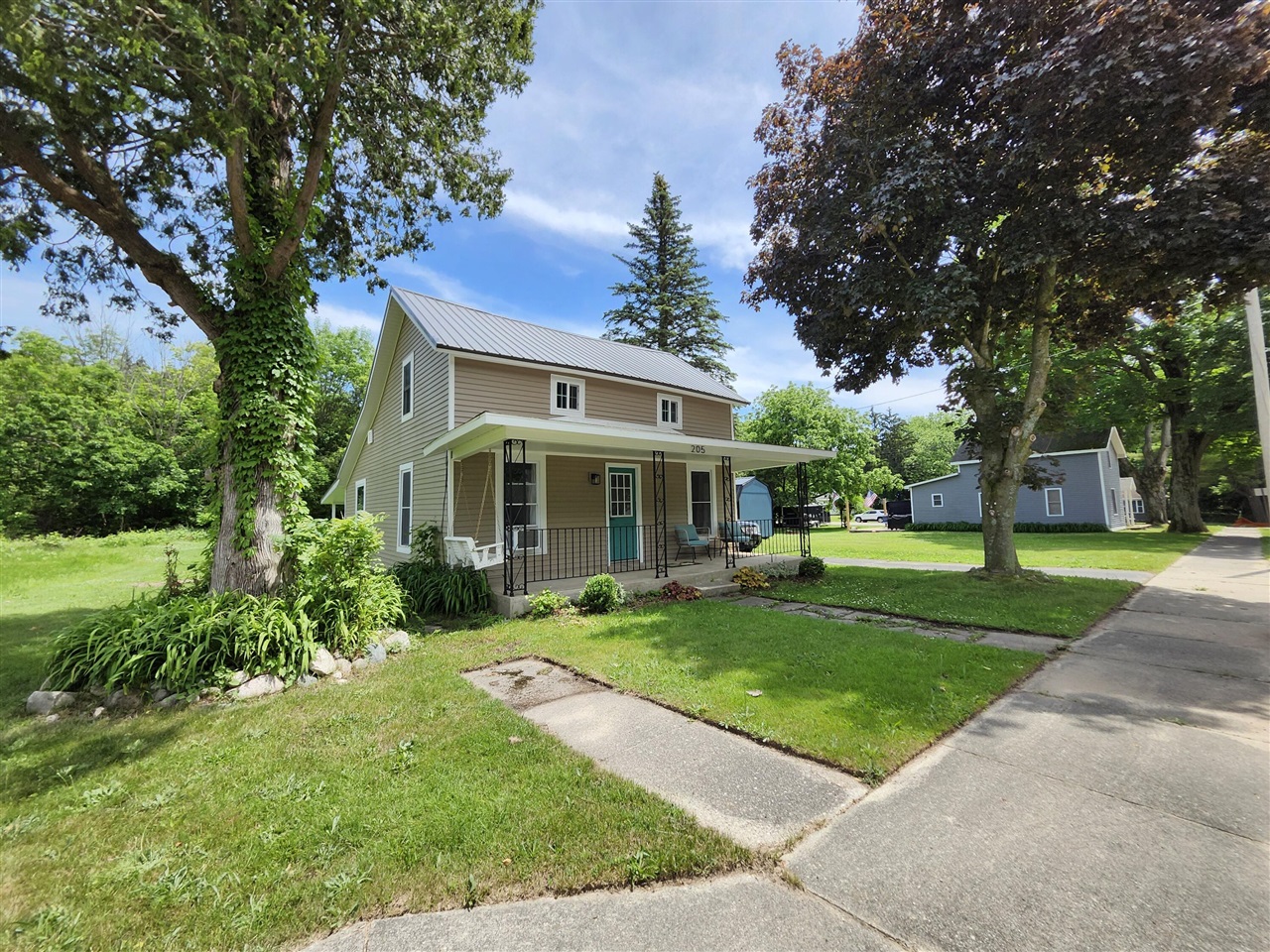 main property photo 12