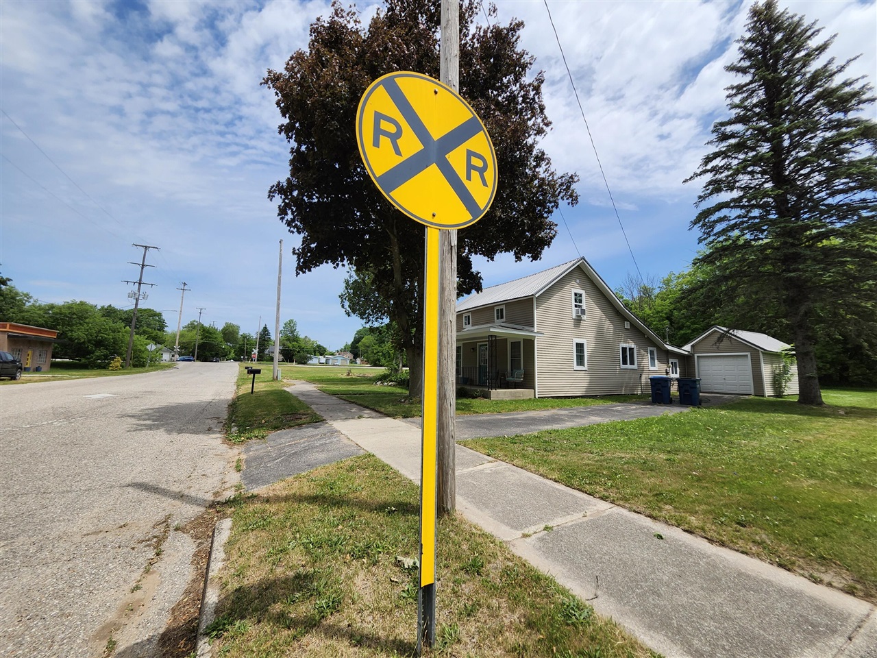 main property photo 13