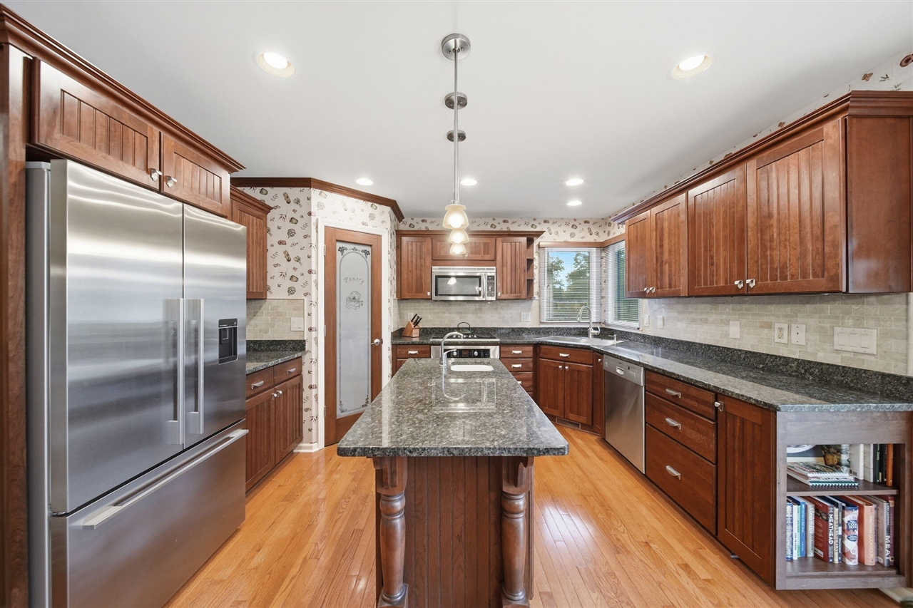 main property photo 15