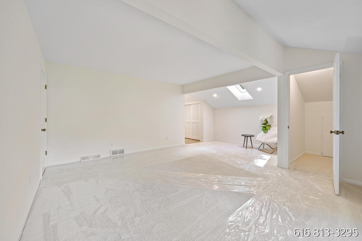 main property photo 67