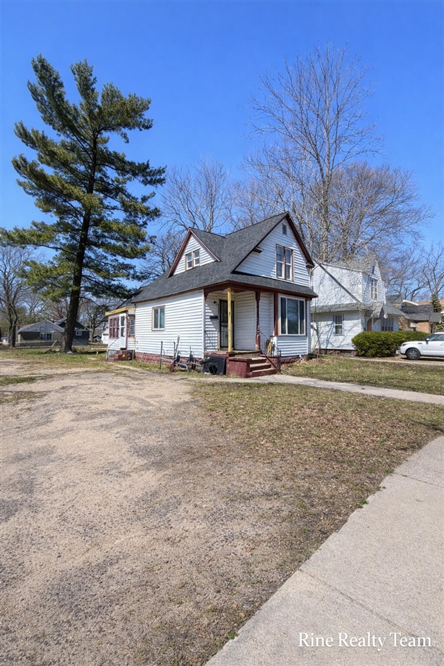 main property photo 3