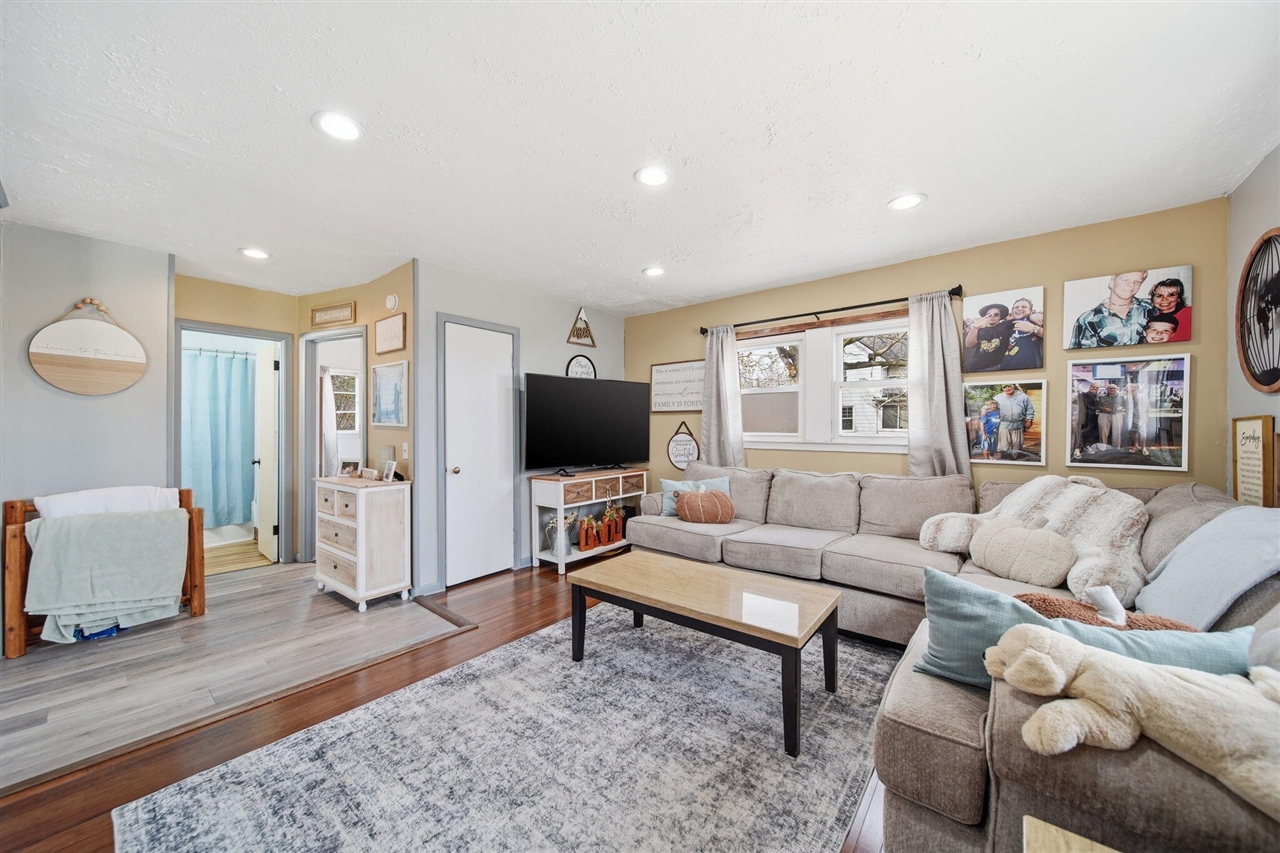property viewer photo 7