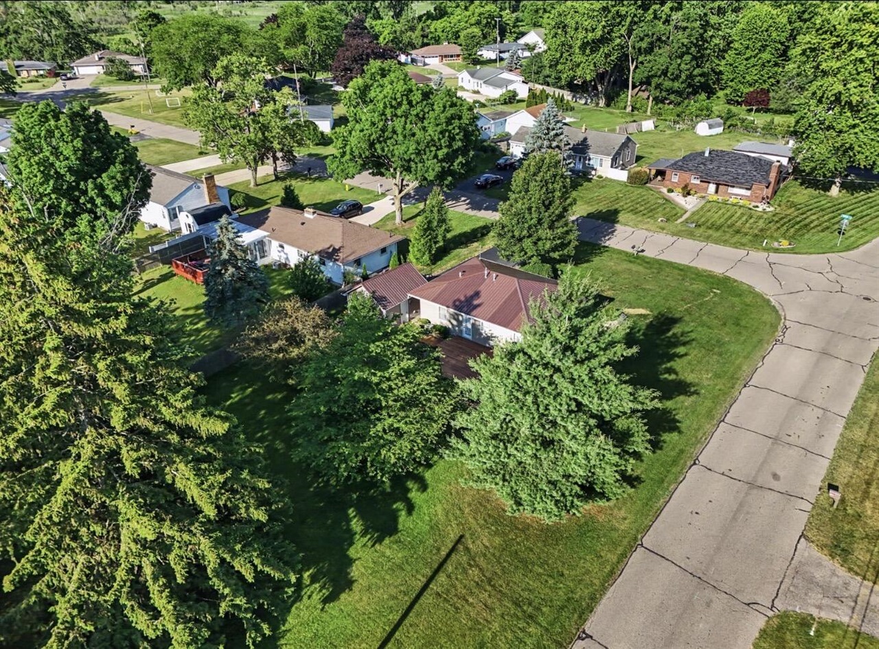main property photo 23