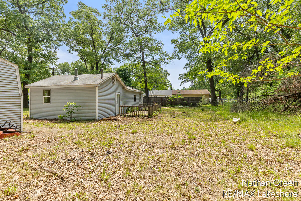 main property photo 16
