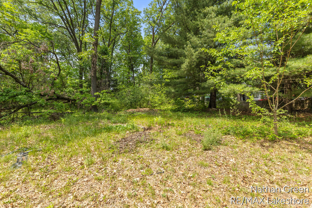 main property photo 18