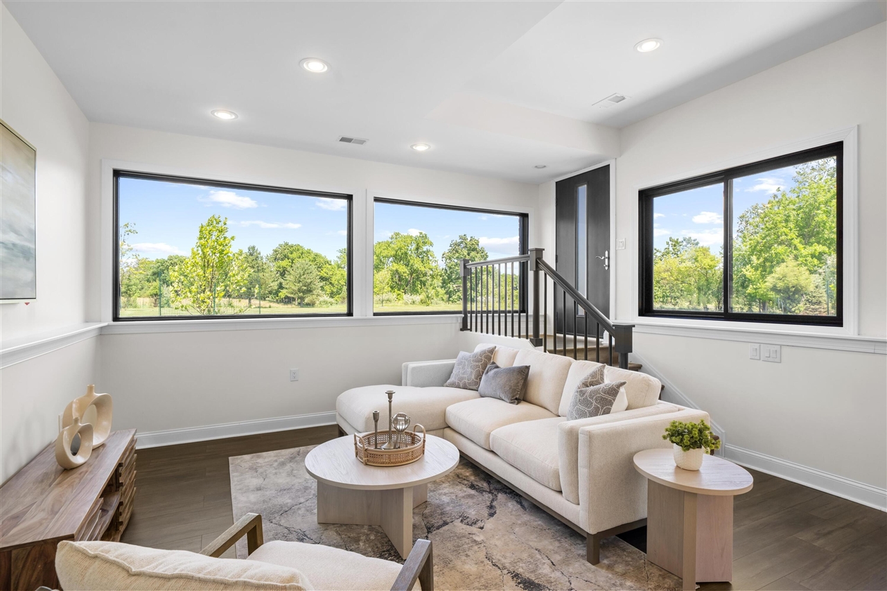 main property photo 79
