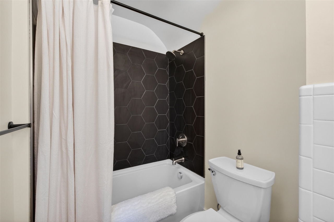 main property photo 70
