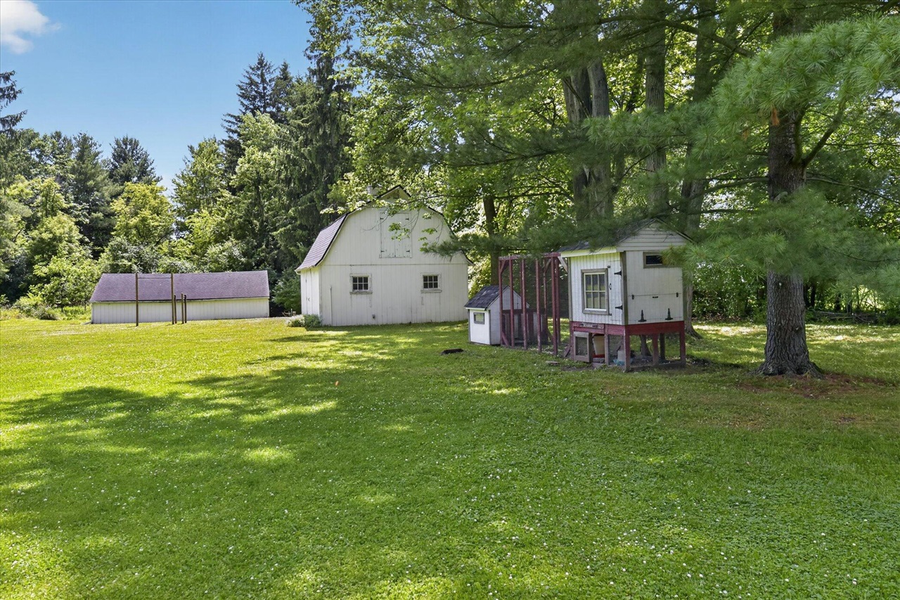 main property photo 74