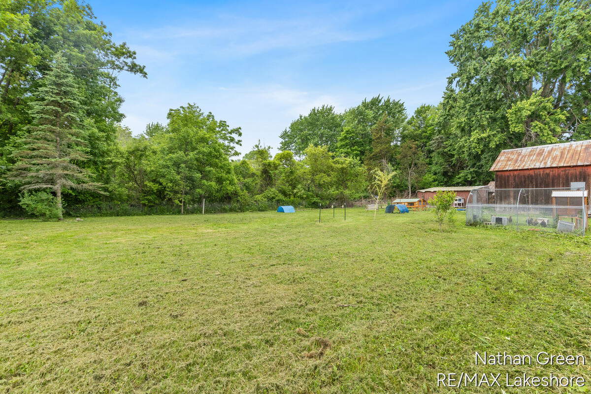 main property photo 23