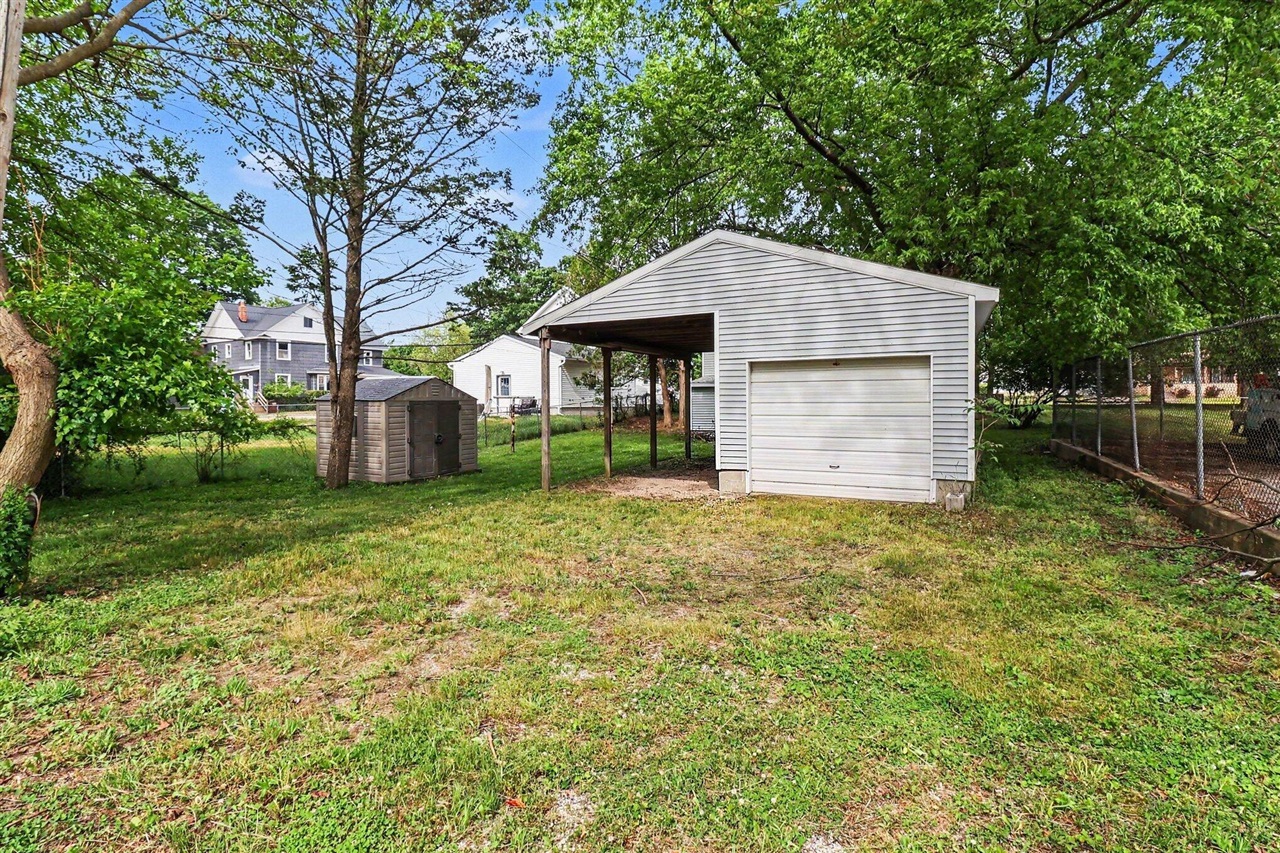 main property photo 42