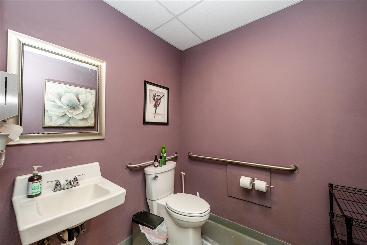 main property photo 10