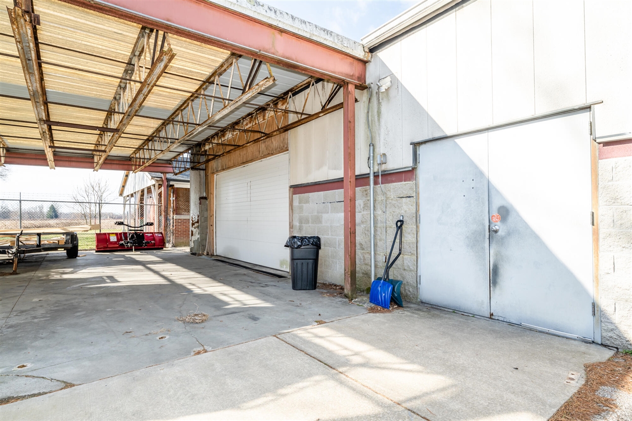 main property photo 38