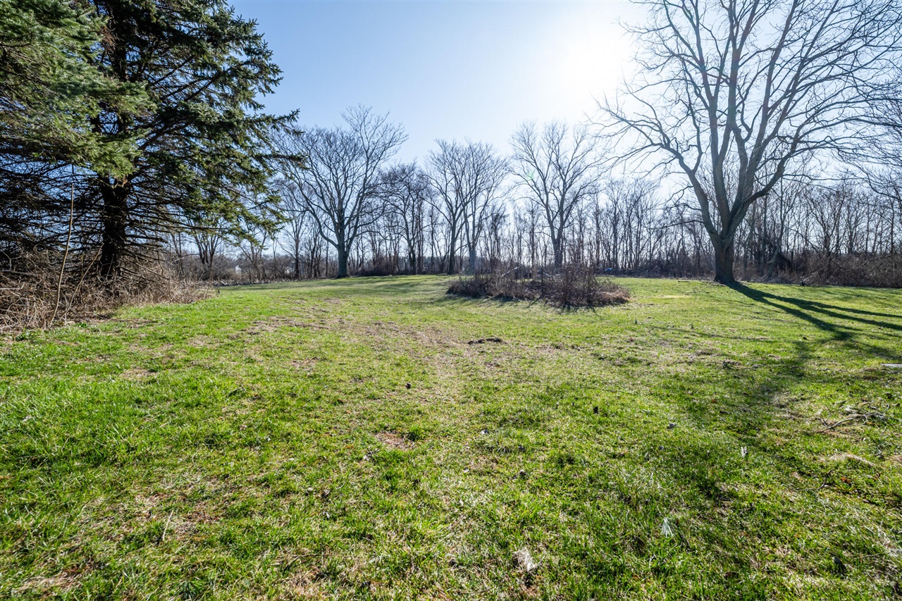 main property photo 40