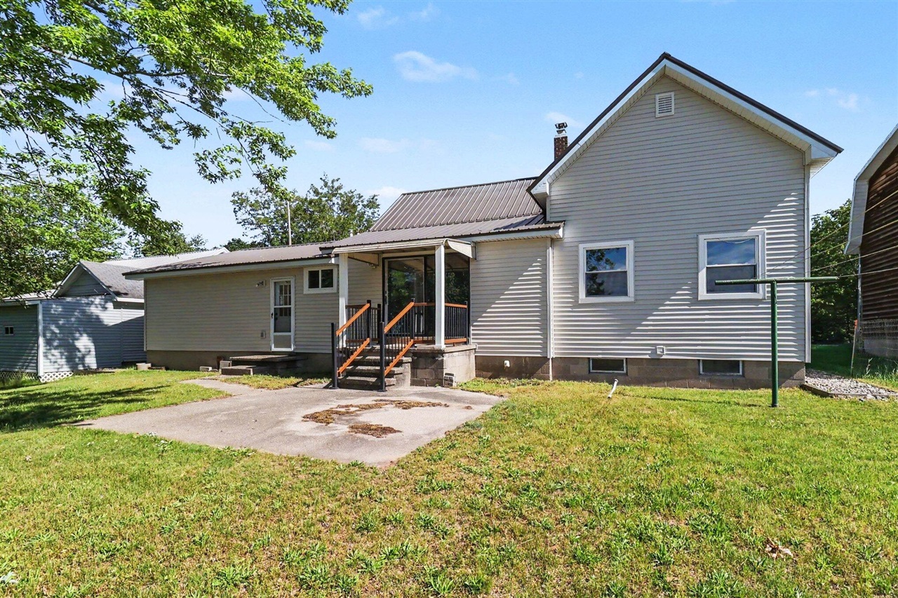main property photo 17