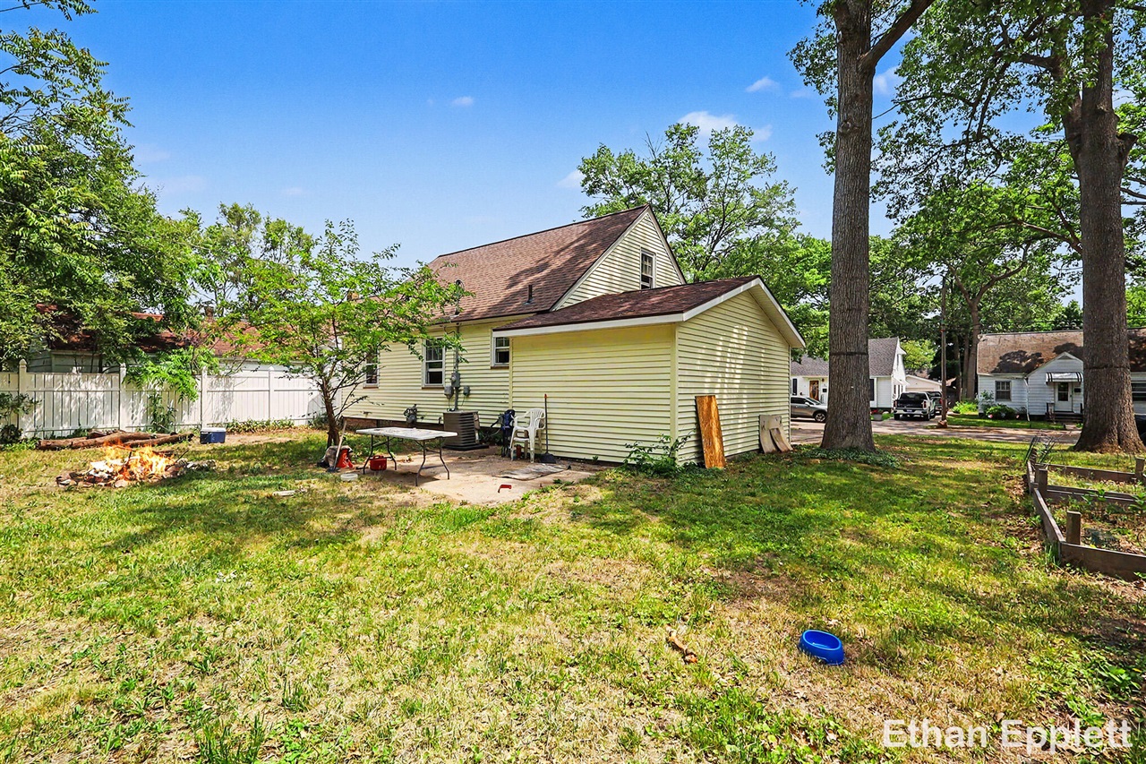 main property photo 23